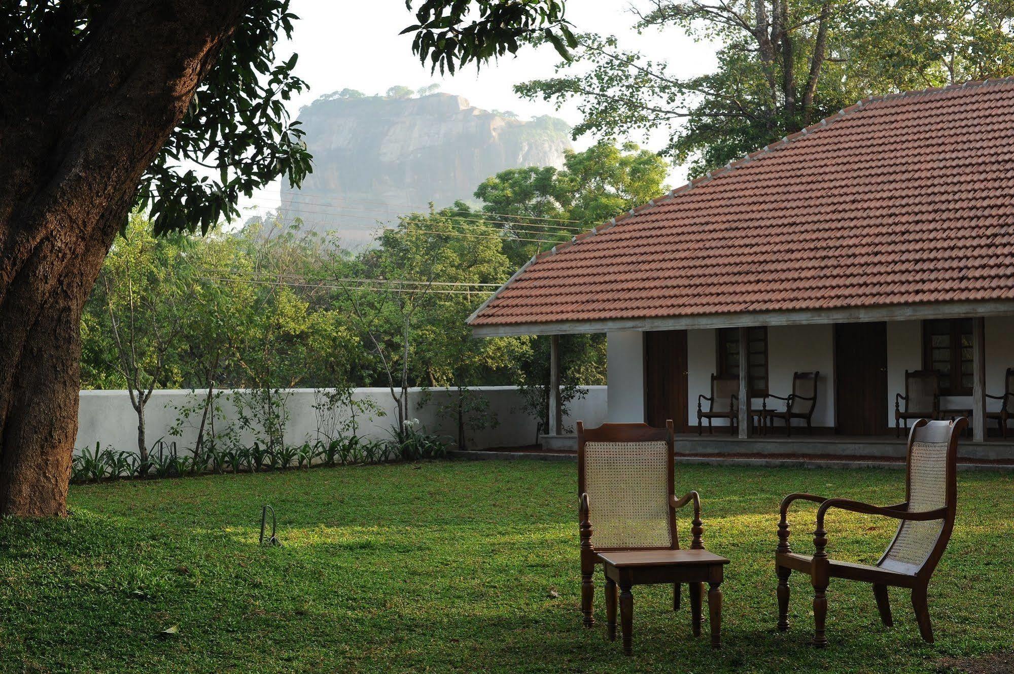 Ekho Sigiriya Hotel Esterno foto