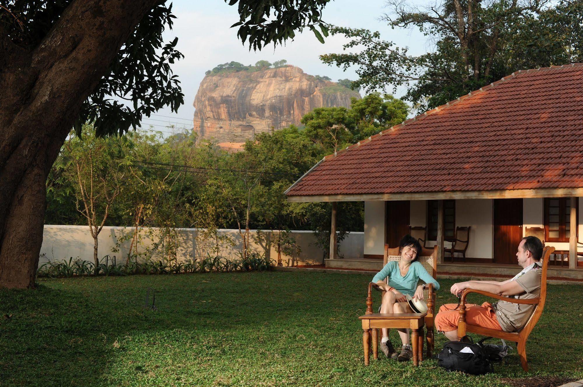 Ekho Sigiriya Hotel Esterno foto